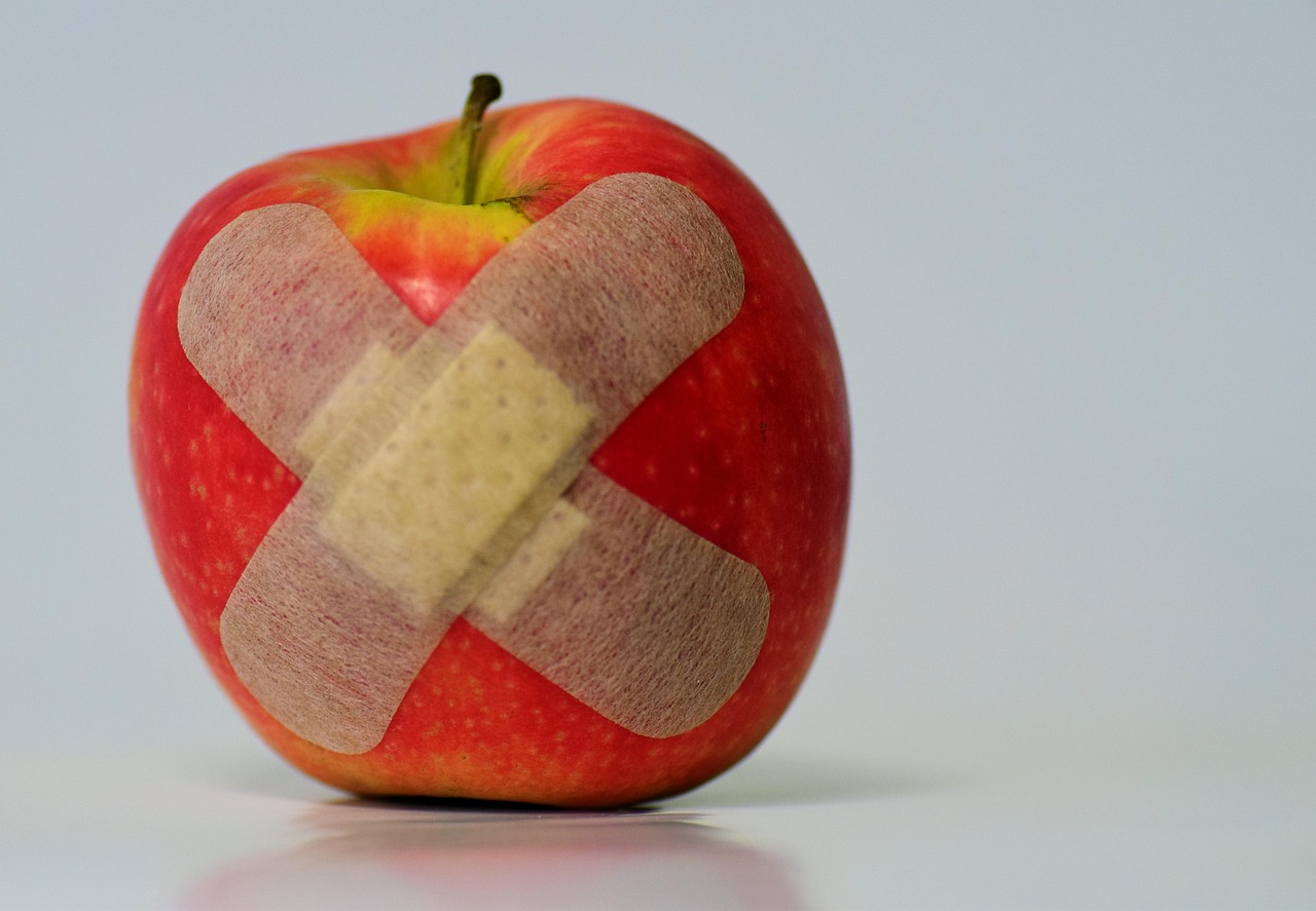 Apple, pavement, injured — Choosing Between Tenant and Home Insurance