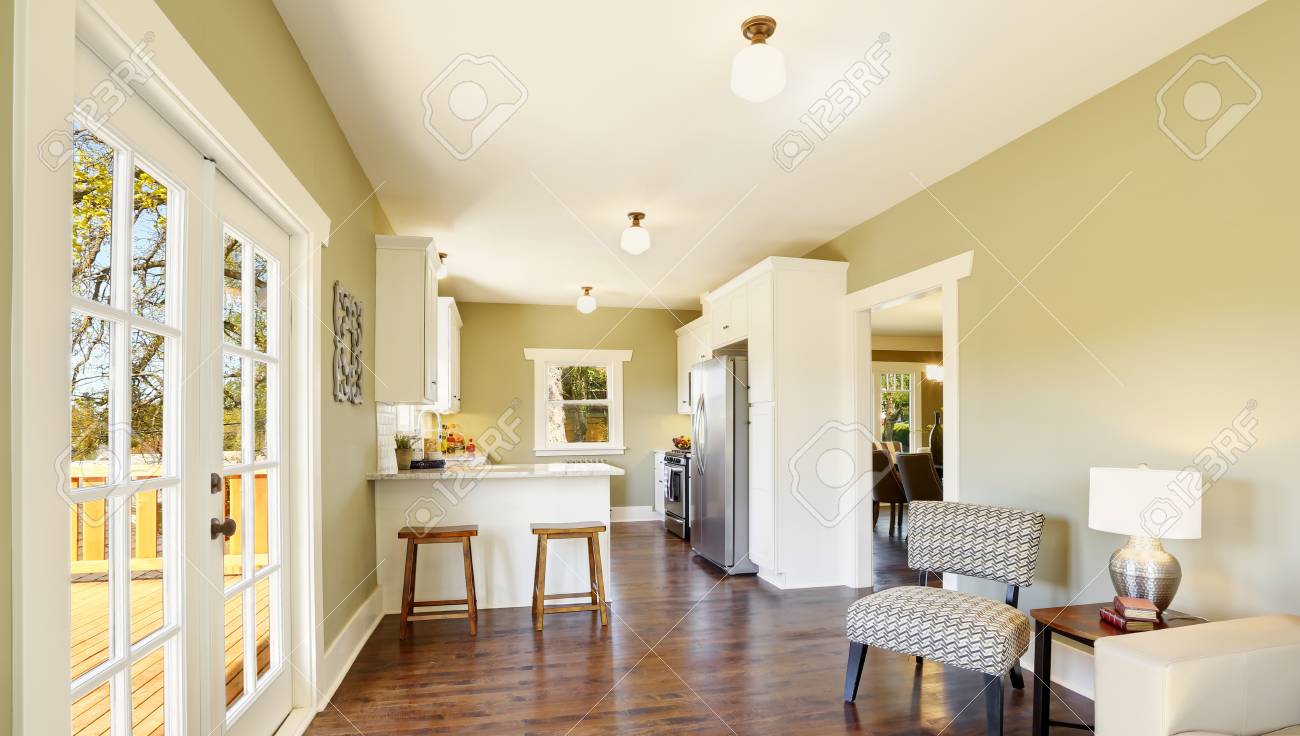 Choosing the Right Hardware and Finishes for your Folding Door