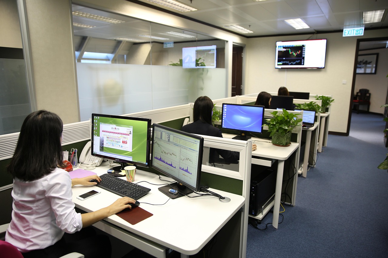Business man, company, office — Enhancing Study Outcomes with Alpha-PiHP Availability