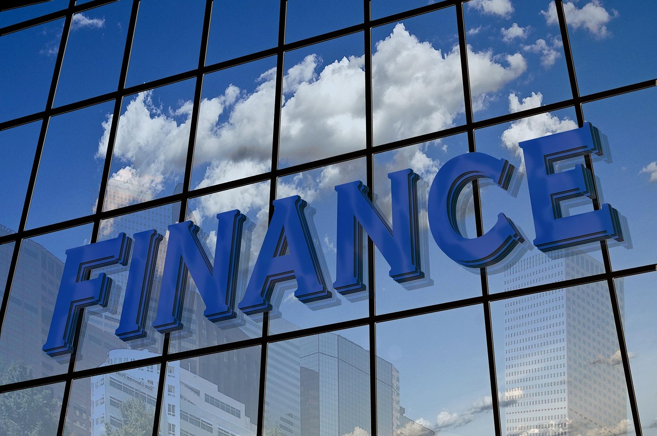 Finance, facade, reflection — How Futures Trading Reviews Enhance Long-Term Profitability