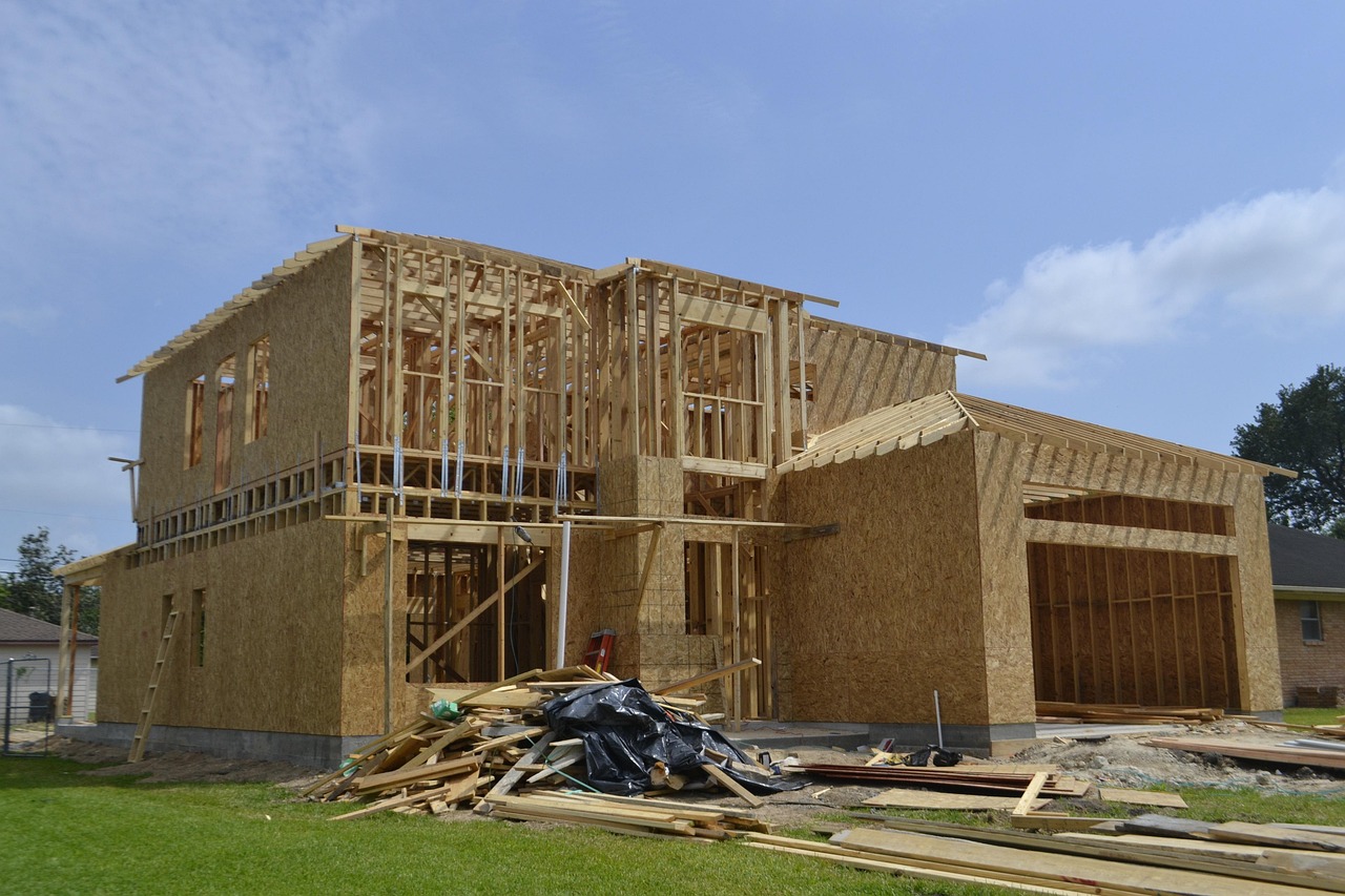Under construction, home depot, design — Offering Best-Quality and Professional Gardener Bendigo Services