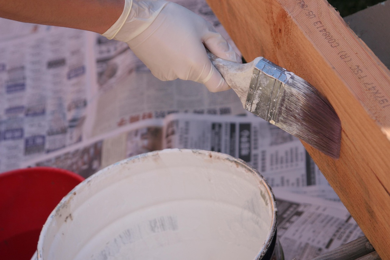 What is a professional plumber? How to find leaks at home?